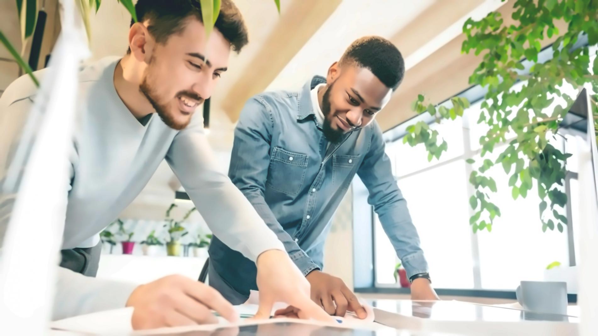 Professionelle Coaching-Sitzung in moderner Umgebung